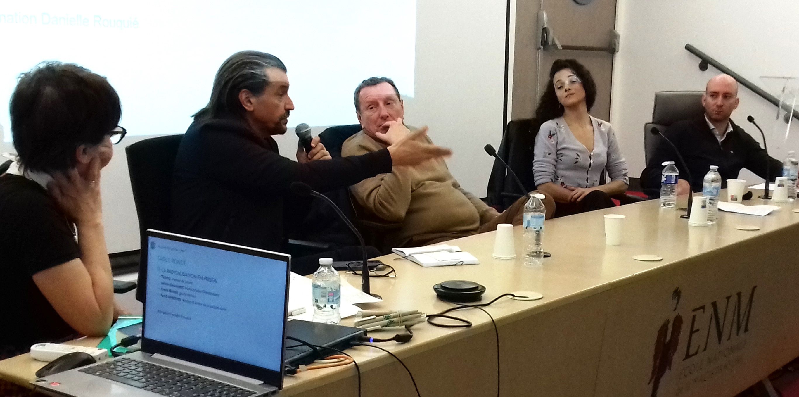 Table ronde.jpg